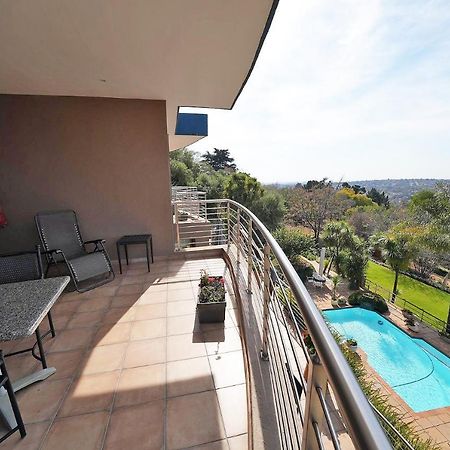 Over The Moon Guesthouse Johannesburg Bagian luar foto