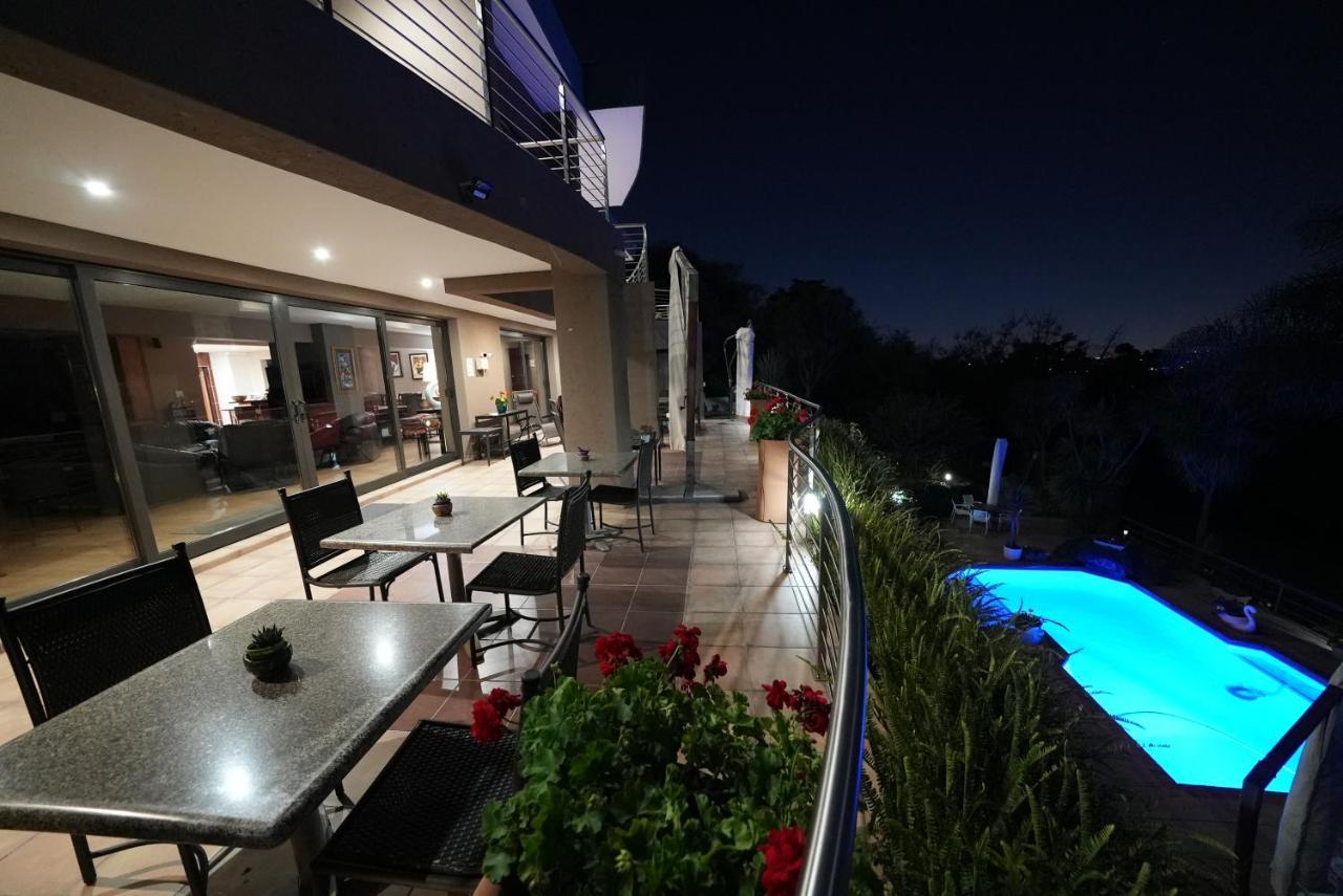 Over The Moon Guesthouse Johannesburg Bagian luar foto