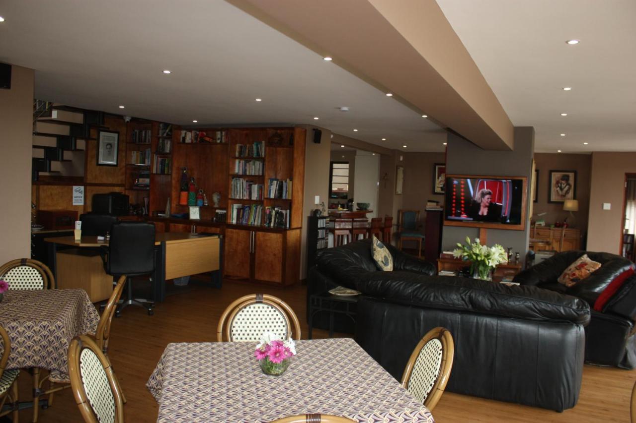 Over The Moon Guesthouse Johannesburg Bagian luar foto