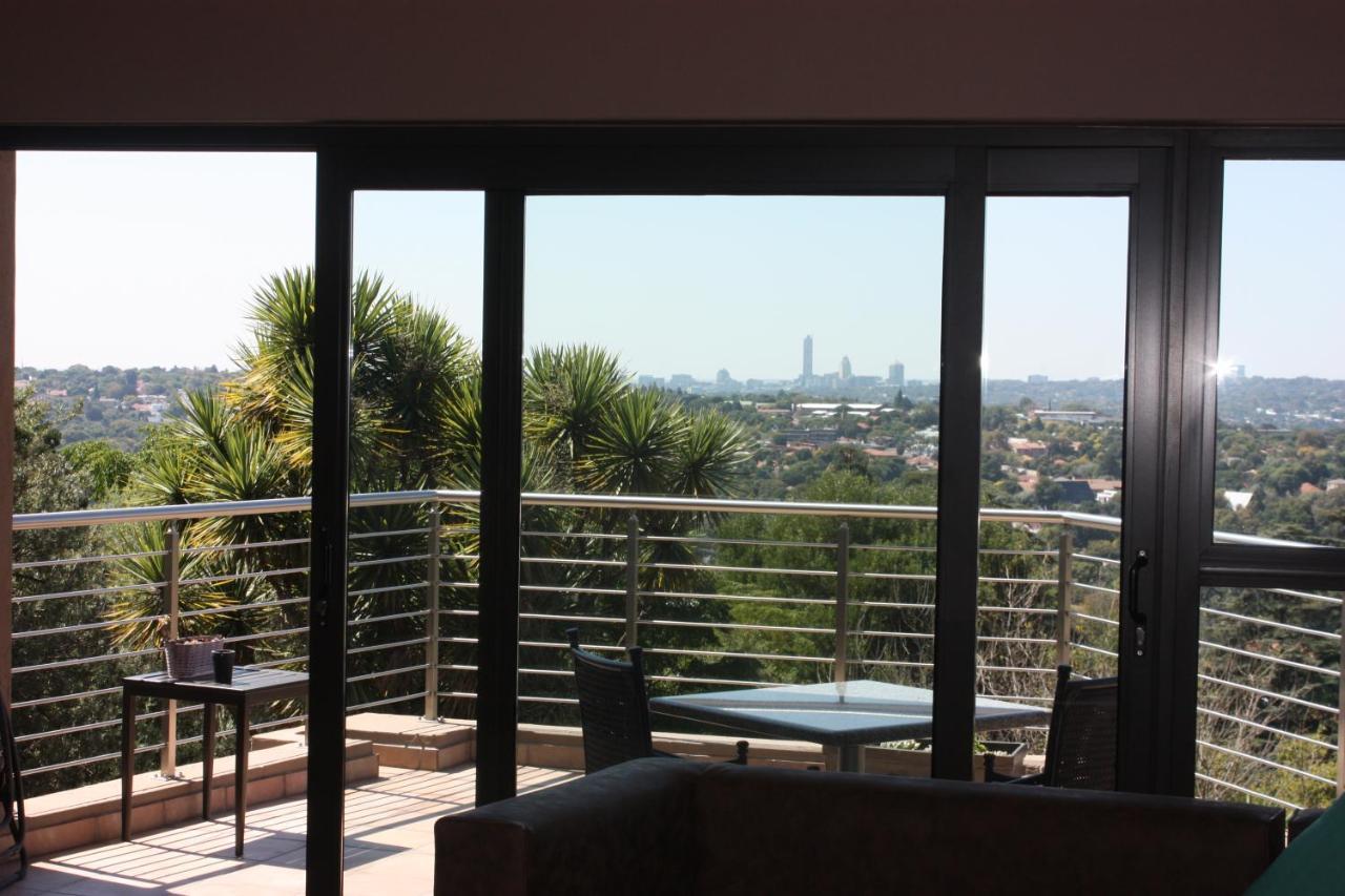 Over The Moon Guesthouse Johannesburg Bagian luar foto