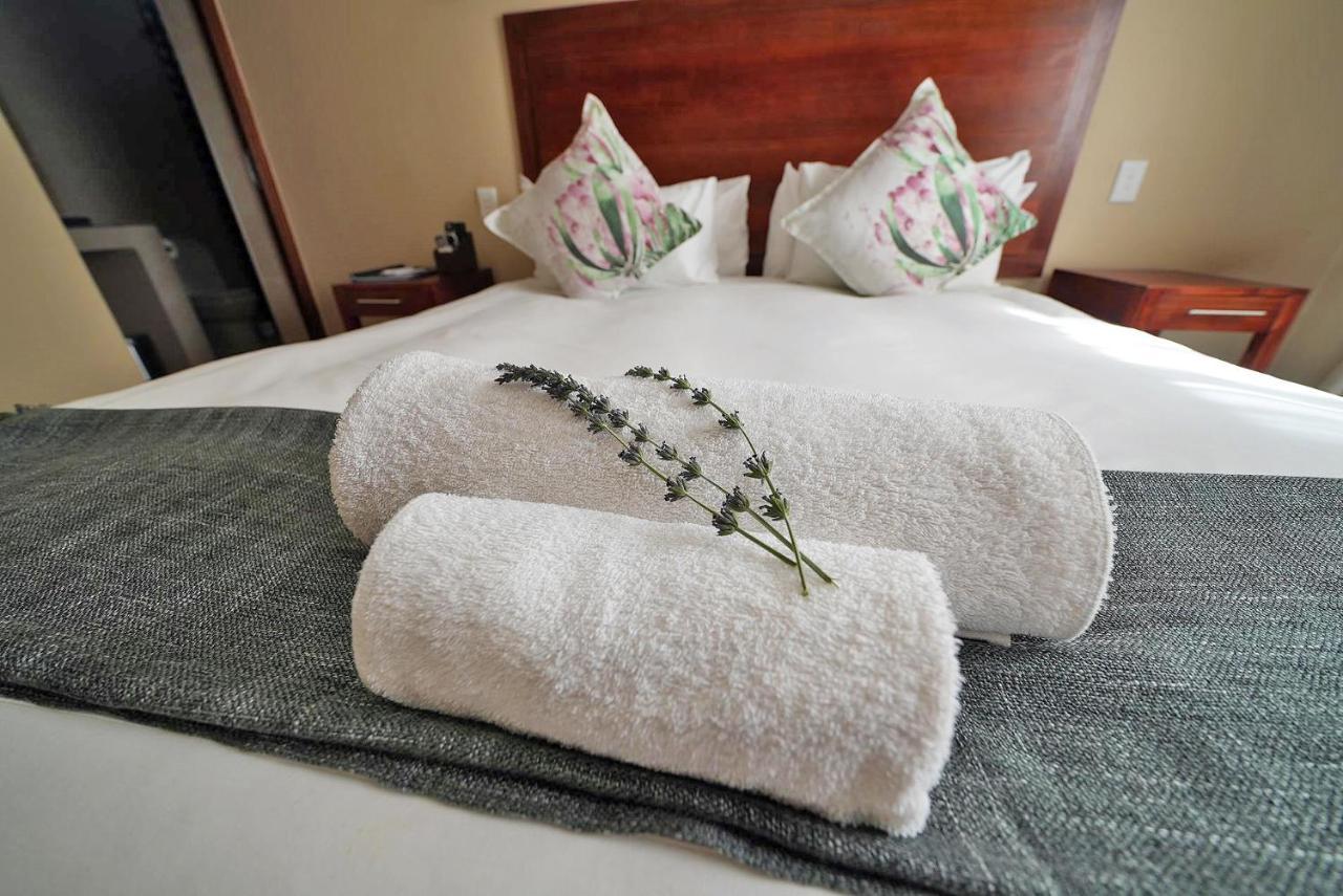 Over The Moon Guesthouse Johannesburg Bagian luar foto