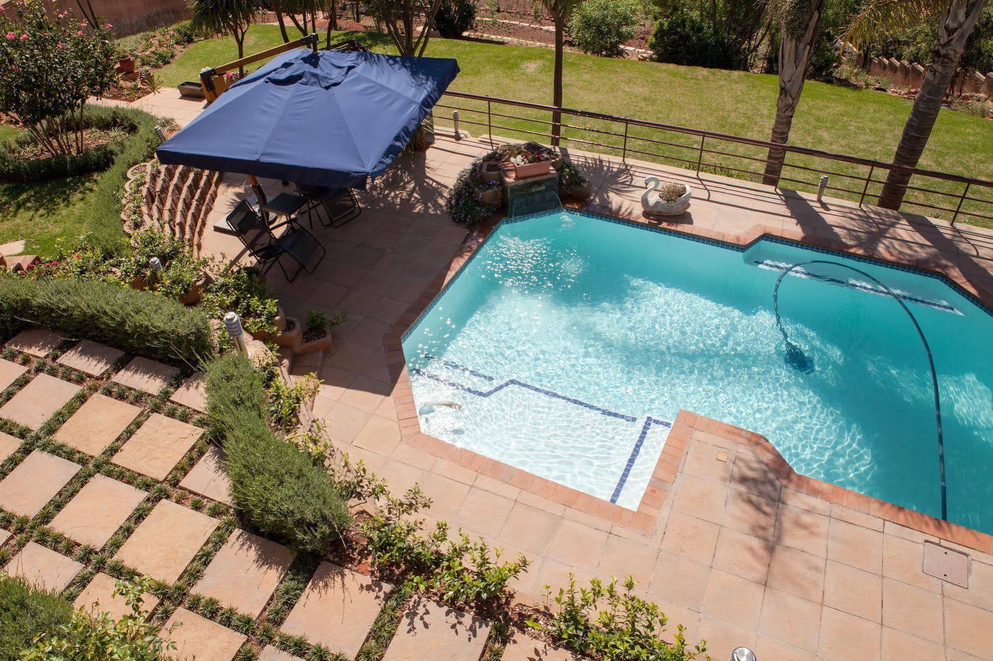 Over The Moon Guesthouse Johannesburg Bagian luar foto