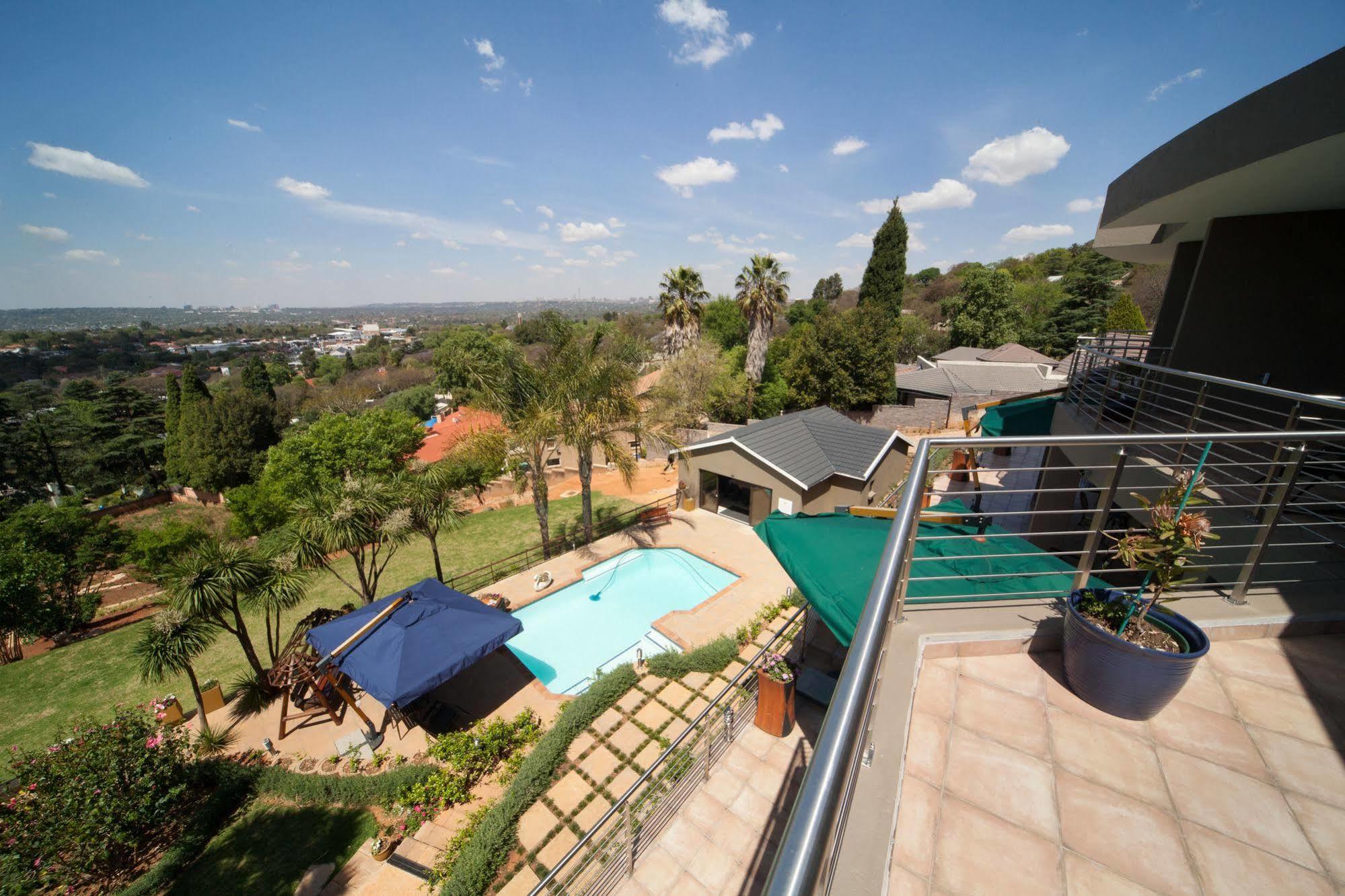 Over The Moon Guesthouse Johannesburg Bagian luar foto