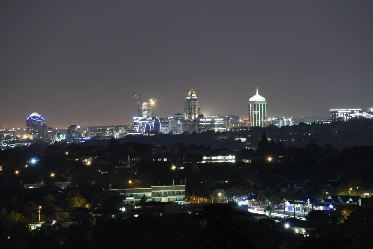 Over The Moon Guesthouse Johannesburg Bagian luar foto
